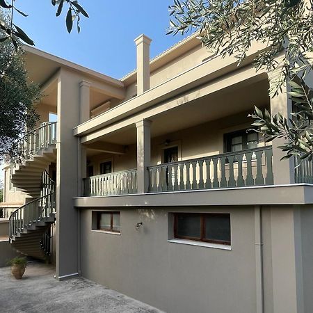 Agrilia Maison Razata ภายนอก รูปภาพ