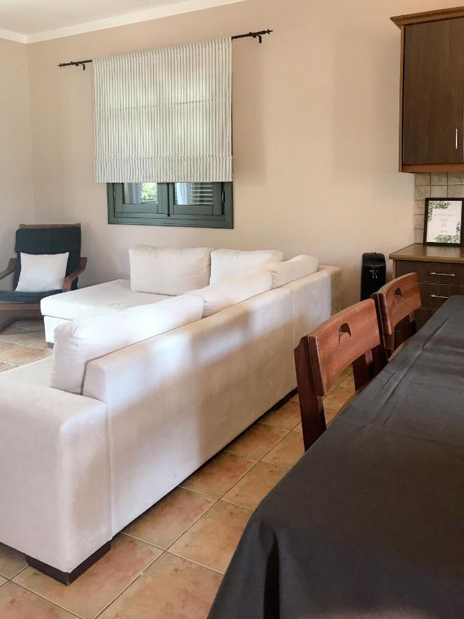 Agrilia Maison Razata ภายนอก รูปภาพ
